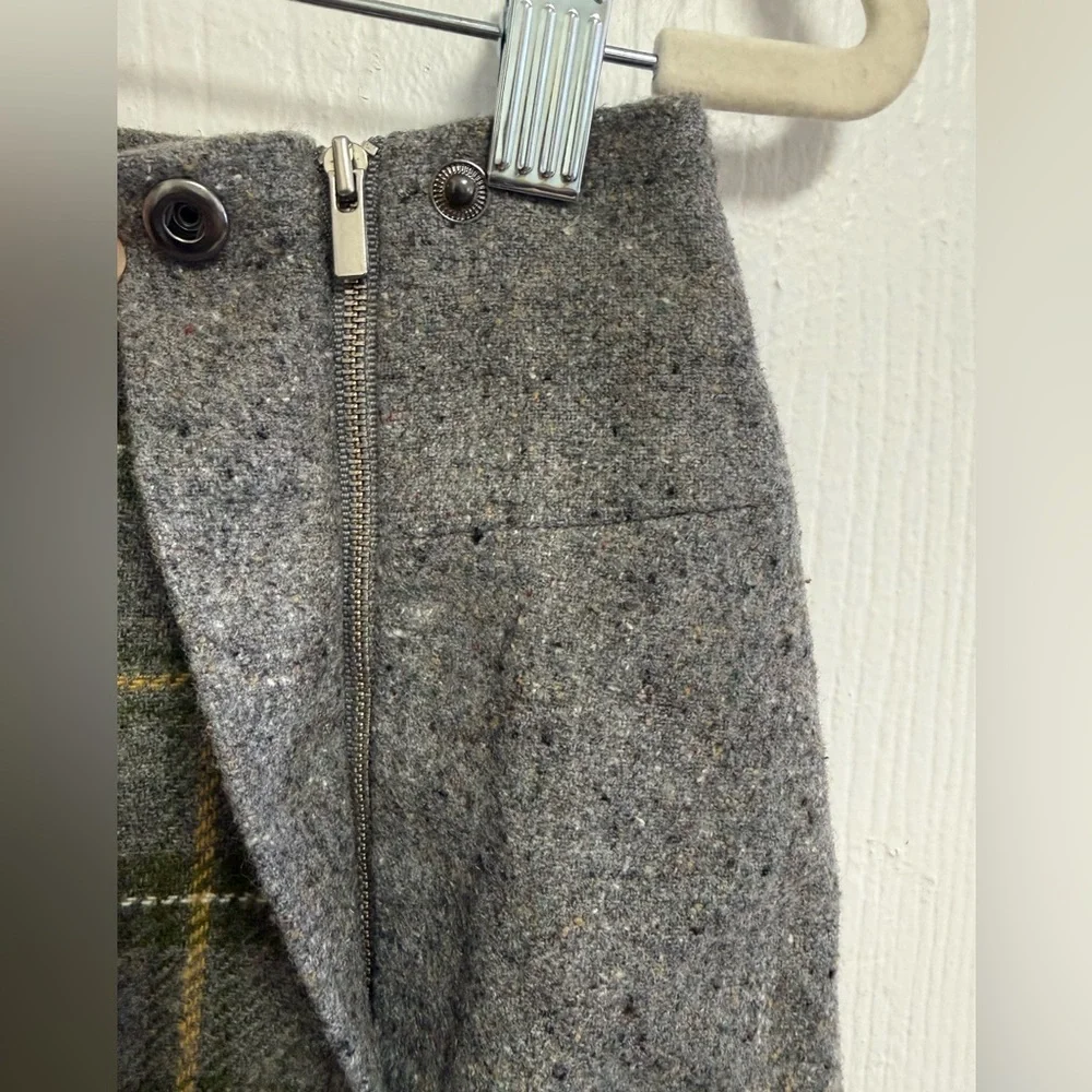 Banana Republic Wool Silk Plaid Mini Skirt Sz 6 Gray Green Preppy Dark Academia - Picture 4 of 6